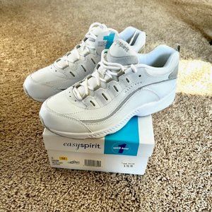 NIB Easy Spirit White and Grey Leather Sneakers